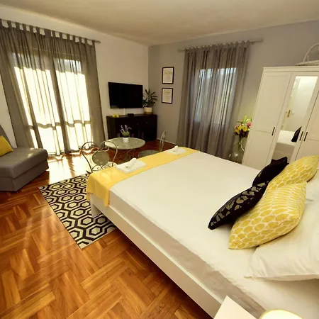 Apartment Diana By Interhome