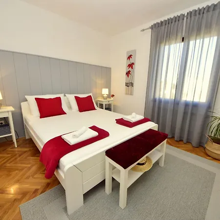 Diana By Interhome Apartmán *